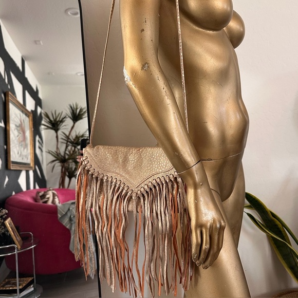 NWT SUSAN FARBER EMBOSSED METALLIC SHOULDER BAG W/ FRINGE - Picture 1 of 12